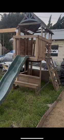 Kids Play Set / Tree House / Swing Set
