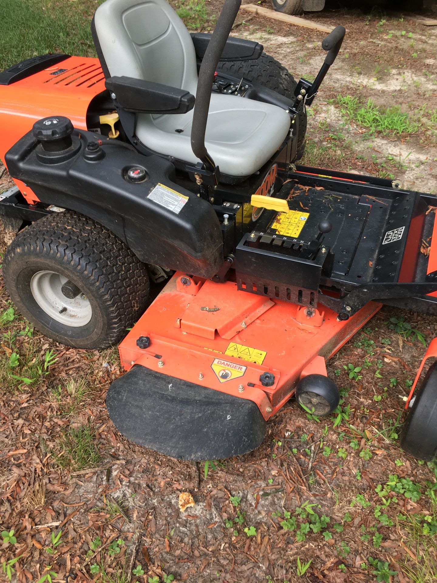 Ariens Zoom XL 54" Zero-Turn Mower, 24hp Kohler Courage Twin