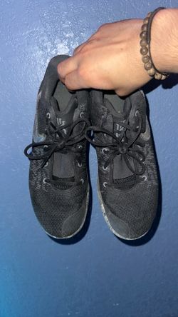 Basketball shoes