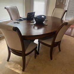 5 Piece Dining room Table Set