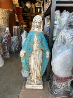 Statue virgen maria