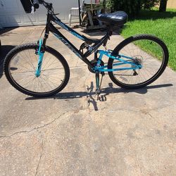 HUFFY " TRAIL RUNNER  " 26 IN. MOUNTAIN BIKE 