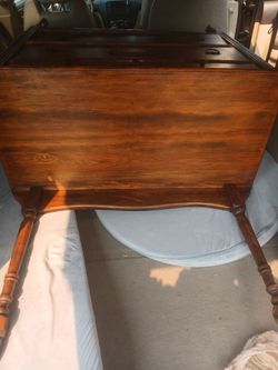 Antique cabinet strong and lightweight 150$