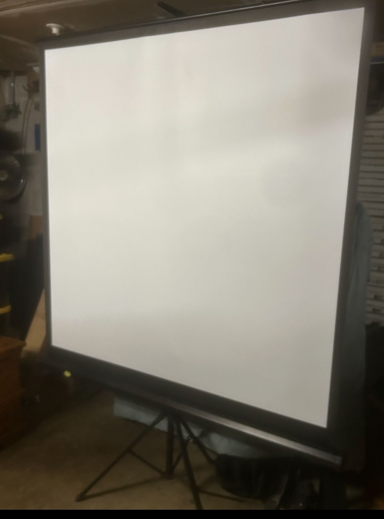 Projection Screen