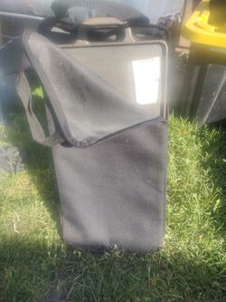 Cast iron griddle with case