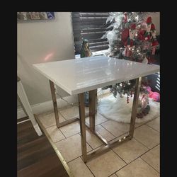 Small Dining Table Sparkling White Top Quartz Material Gold Frame 300$