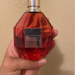 Flowerbomb Ruby Orchid Perfume