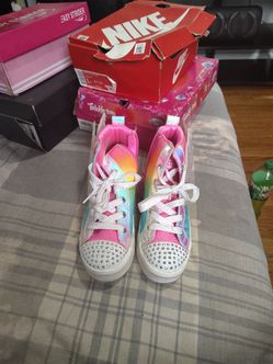 Girls sneaker size 2