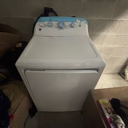GE - 7.2 Cu. Ft. Electric Dryer - White