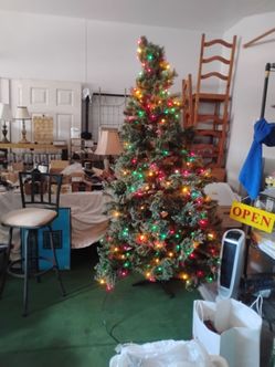 Tall Christmas Tree w/ Different Color Lights (NW 89128)