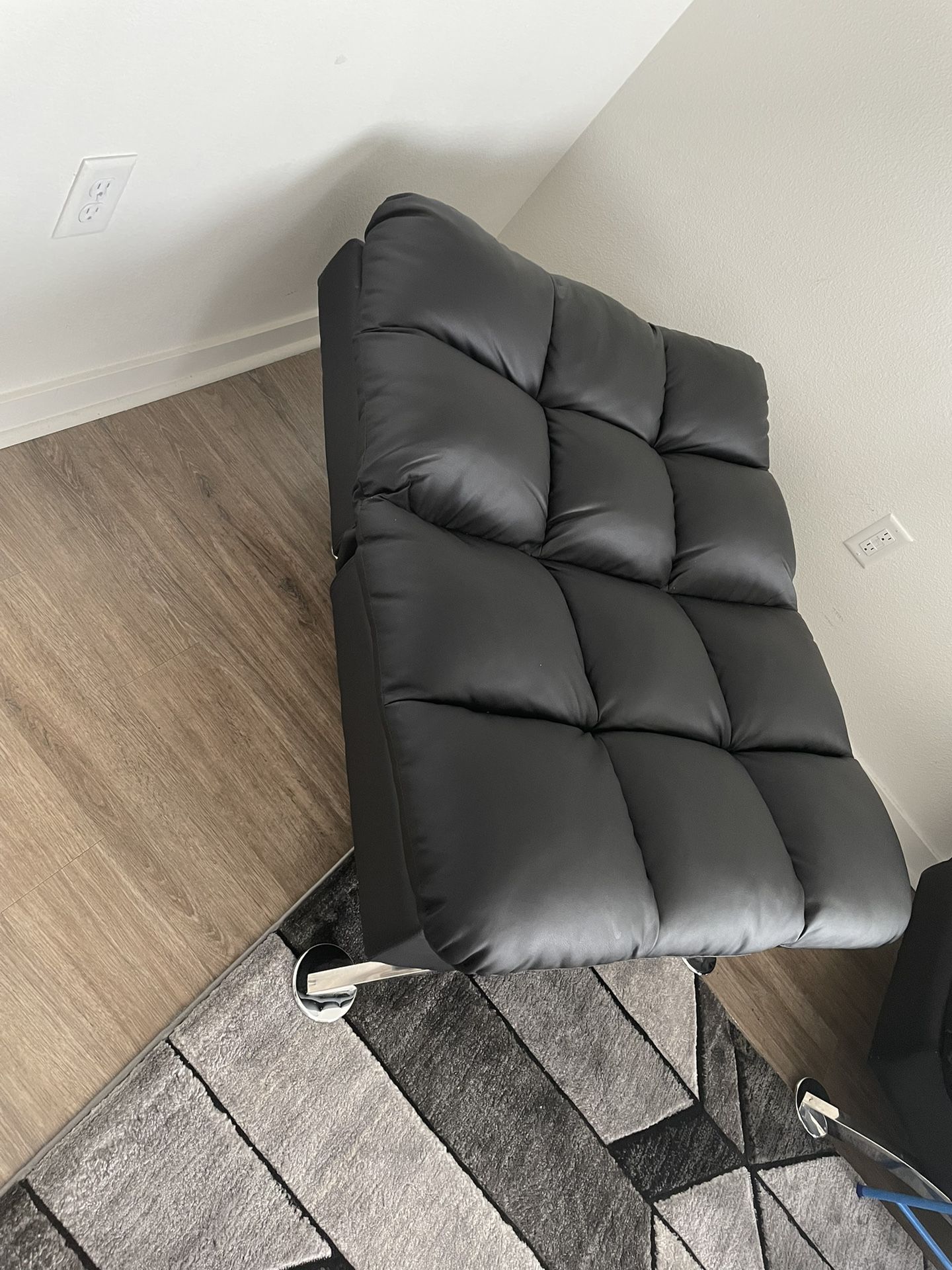 Converta Chair