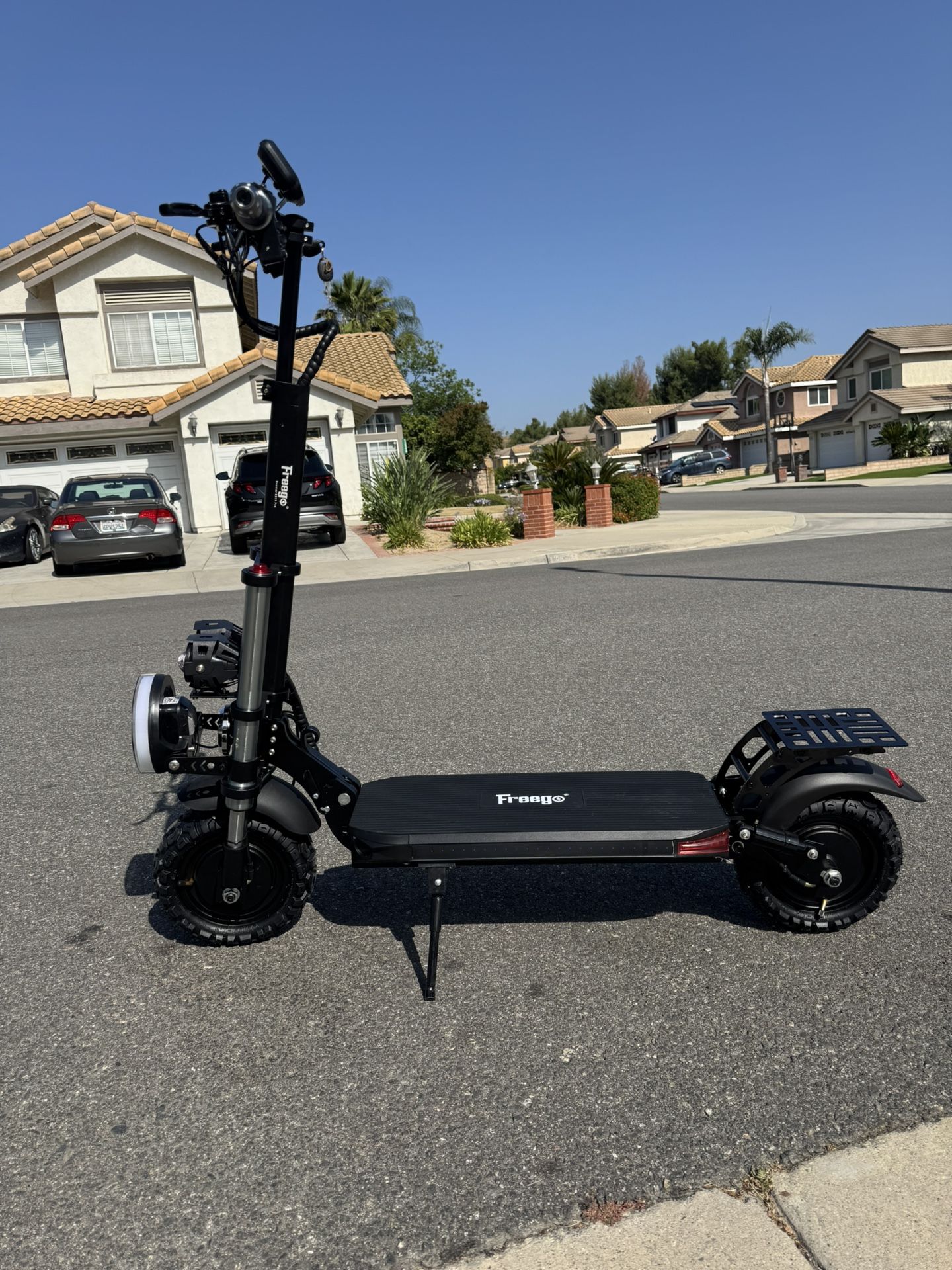 Dual-motor high-speed electric scooter