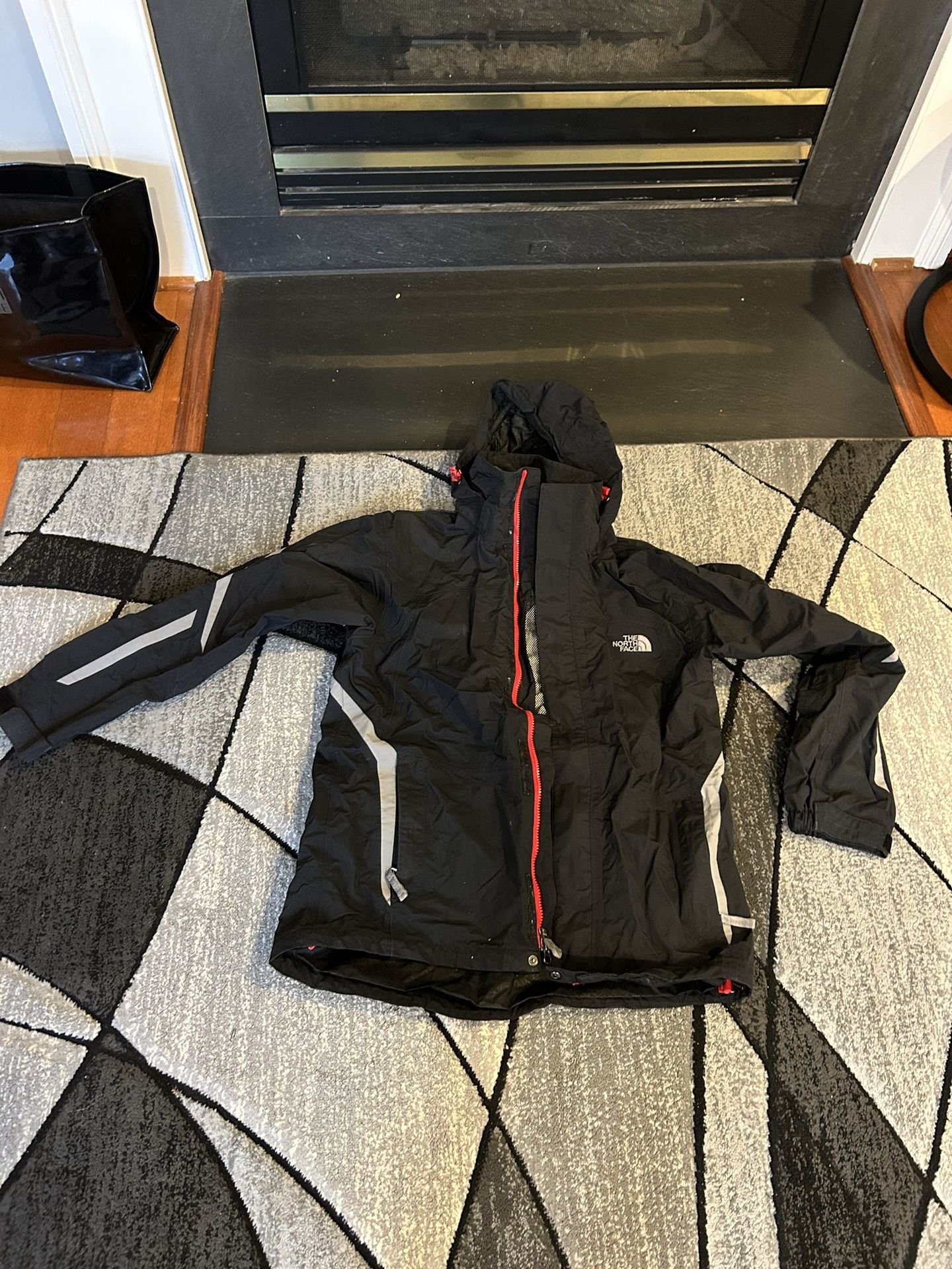 THE NORTH FACE Men's Jacket