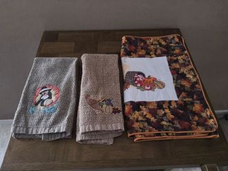 Thanksgiving/Fall Kitchen Towels & Table Runner