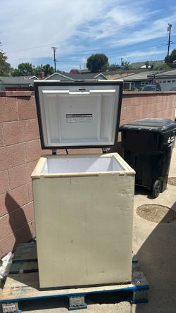 Kenmore  deep freezer   Works great