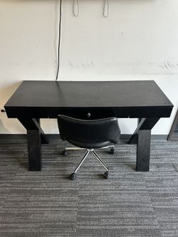 Desk W/chair