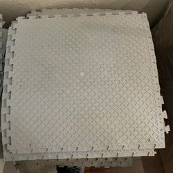 Interlock 2xFT Flooring