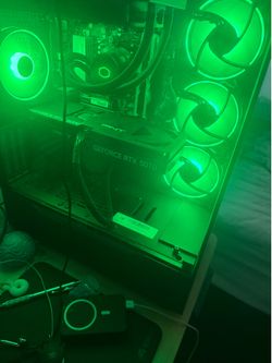 Build redux better intel pc. Comes with monitor keyboard and mouse.