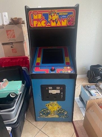 ORIGINAL MS PAC MAN UPGRADED WITH 60 GAMES AND A HIGH DEFINITION SCREEN. / LISTED IN PINBALL TOO. ARCADE.