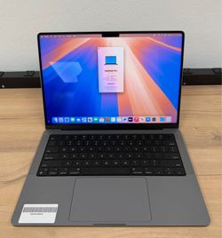 14" MacBook Pro M1 Pro 8 Core*500GB SSD*16GB RAM