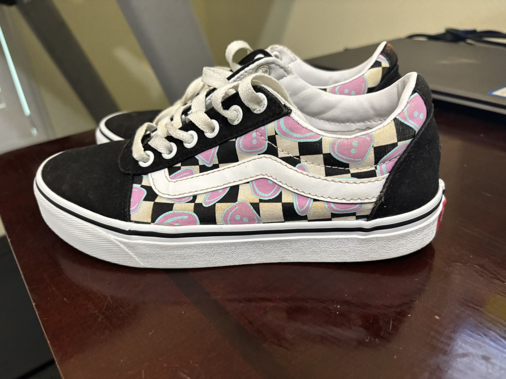 Vans- Women’s 7