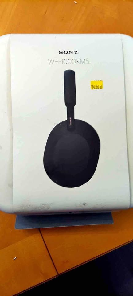 SONY XM5 HEADPHONES