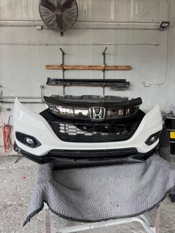 2020 HONDA HRV front bumper cover assembly