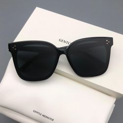 Gentle Monster Flatba “Her” Black Sunglasses