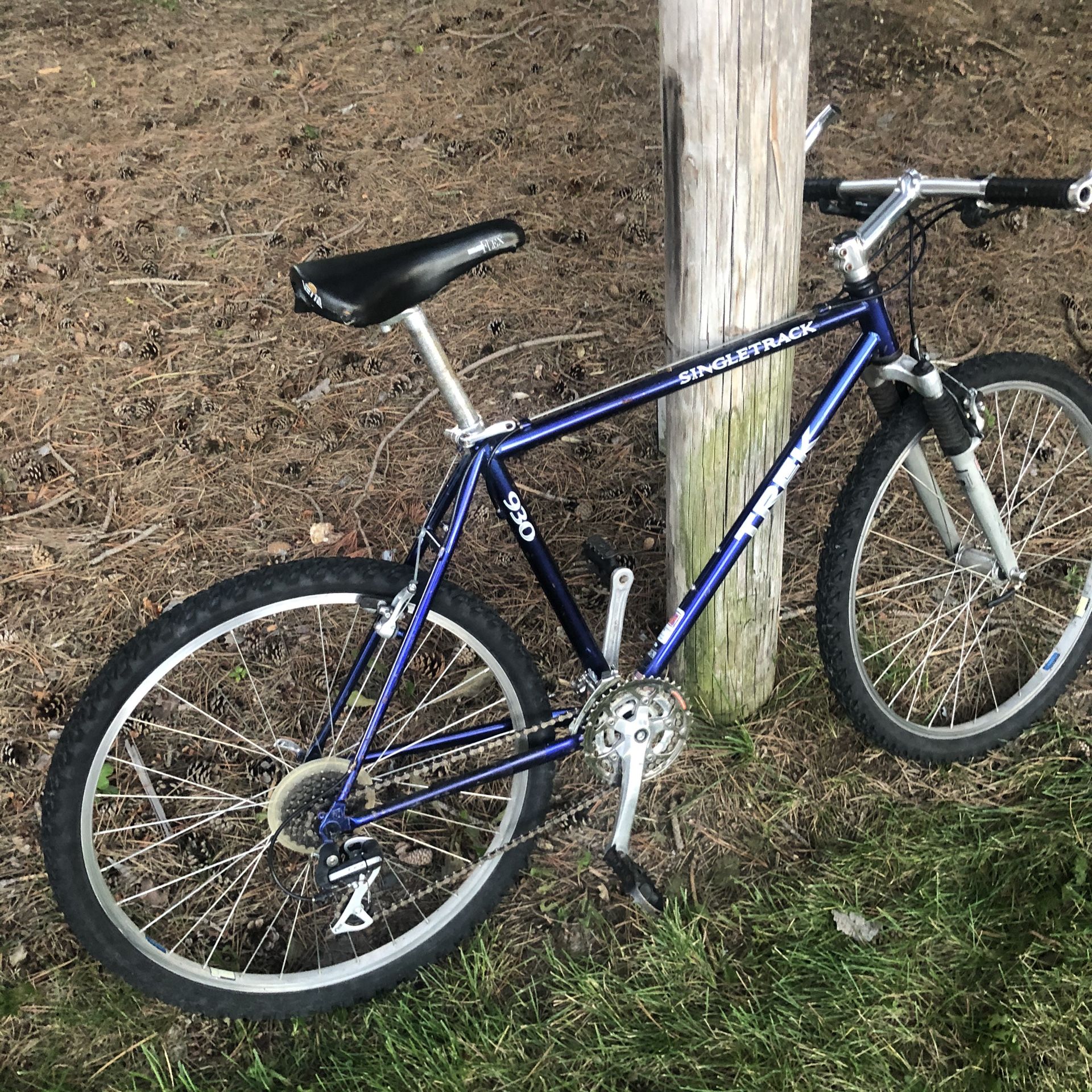 Trek 930 Singletrack Bike 20” frame 26” wheels