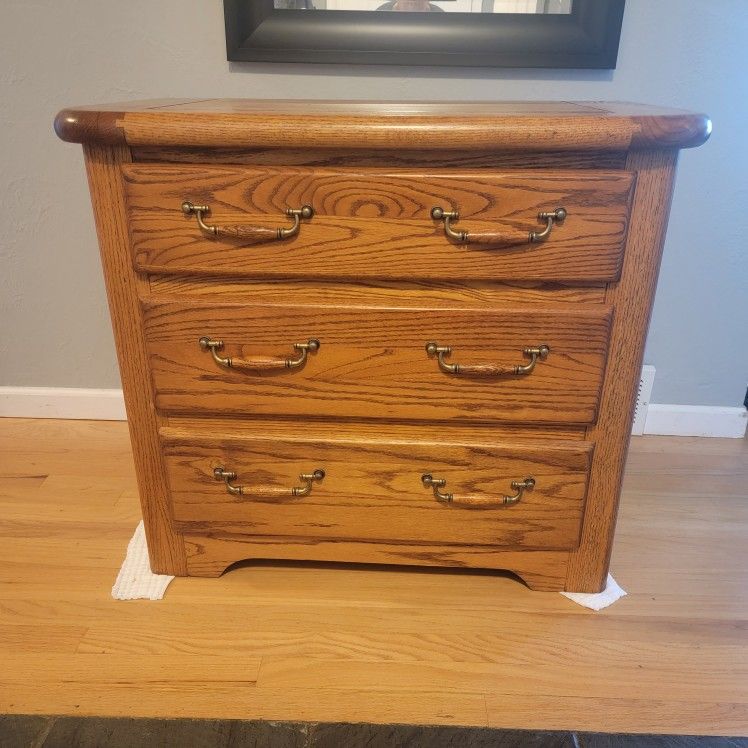 Solid Oak 3 Drawers Dresser 