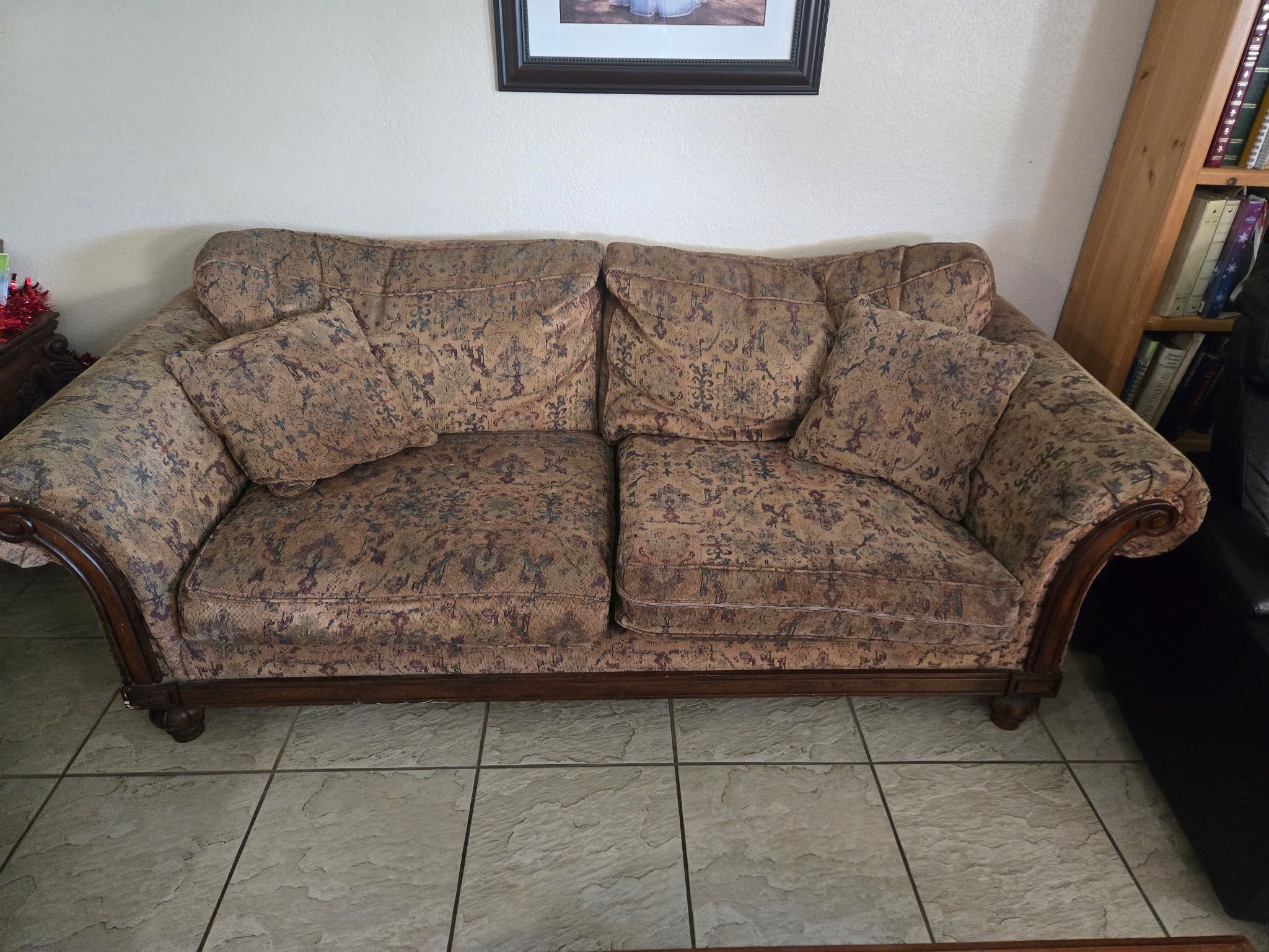 Couches & Coffee Table