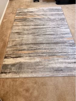 Accent Rug 5ft x 7’8” inches