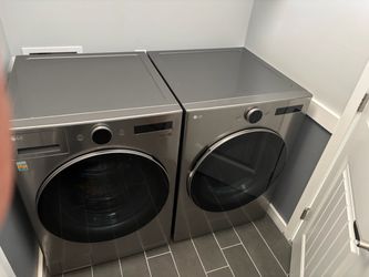 LG Stackable Large ( 5.0-cu ft ) washer and dry