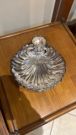 Sheffield Silver Co. Silver Clamshell Server w/ Dip Compartment