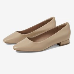 Rockport Beige Flats/Heel