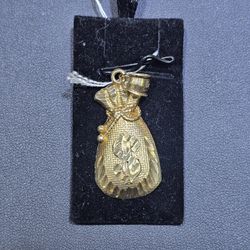 10kt YG Small Money Bag Pendant. (C-3) ASK FOR RYAN. #(contact info removed)86
