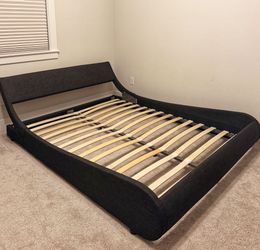 Stylish Queen Bed - $25