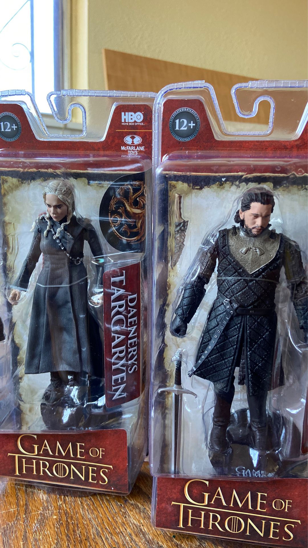 McFarlane Game Of Thrones Targaryen & Snow 6” action figures - New!