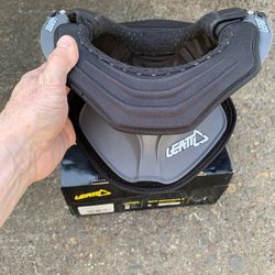 Leatt Moto Motorcycle  GPX Adventure II Neck Protection System Size Small Great Condition w/ OG Box and all Attachments