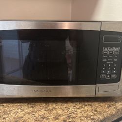 Insignia microwave 