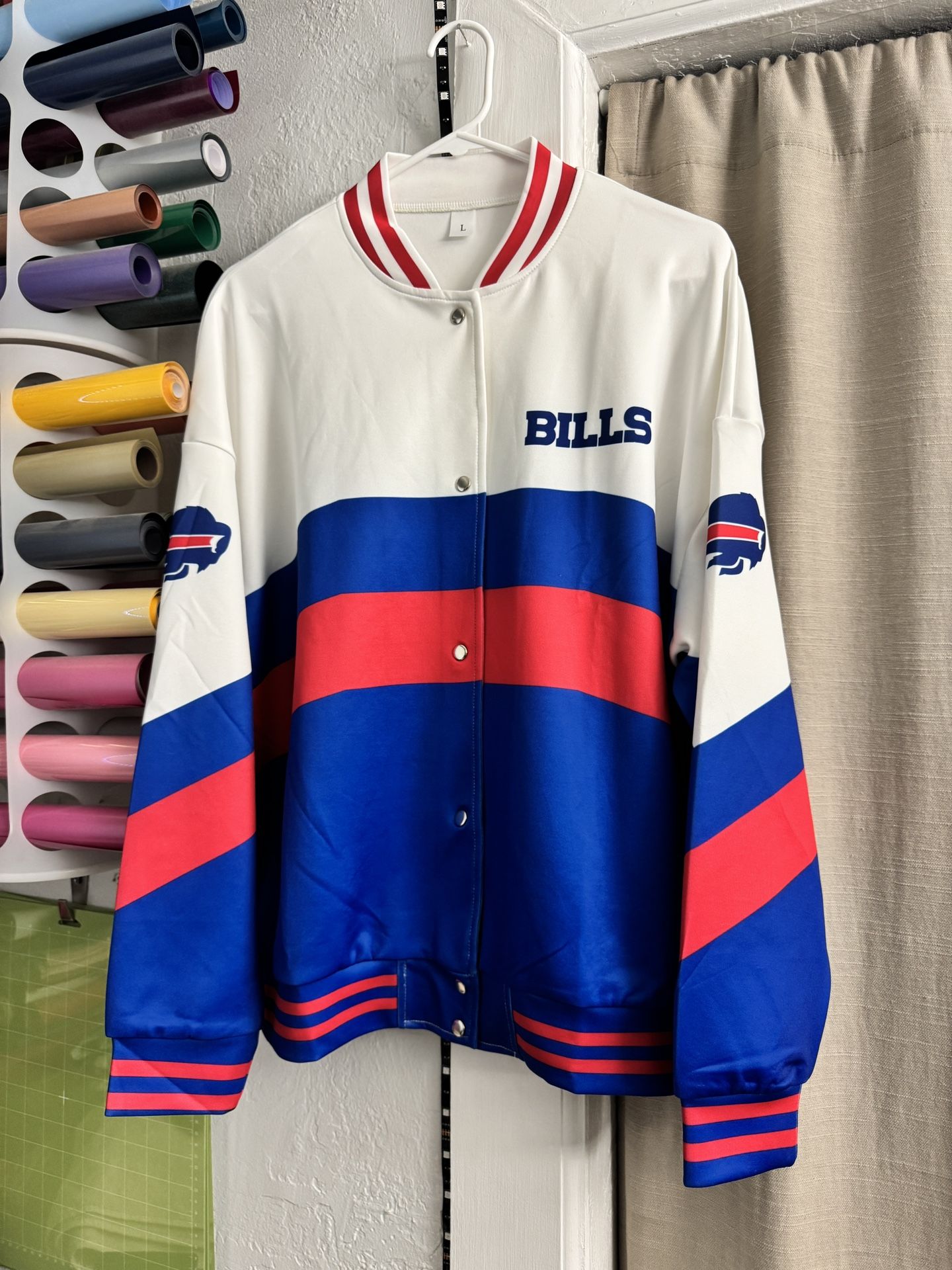 Large Bills Women’s Sweaters (lot) 