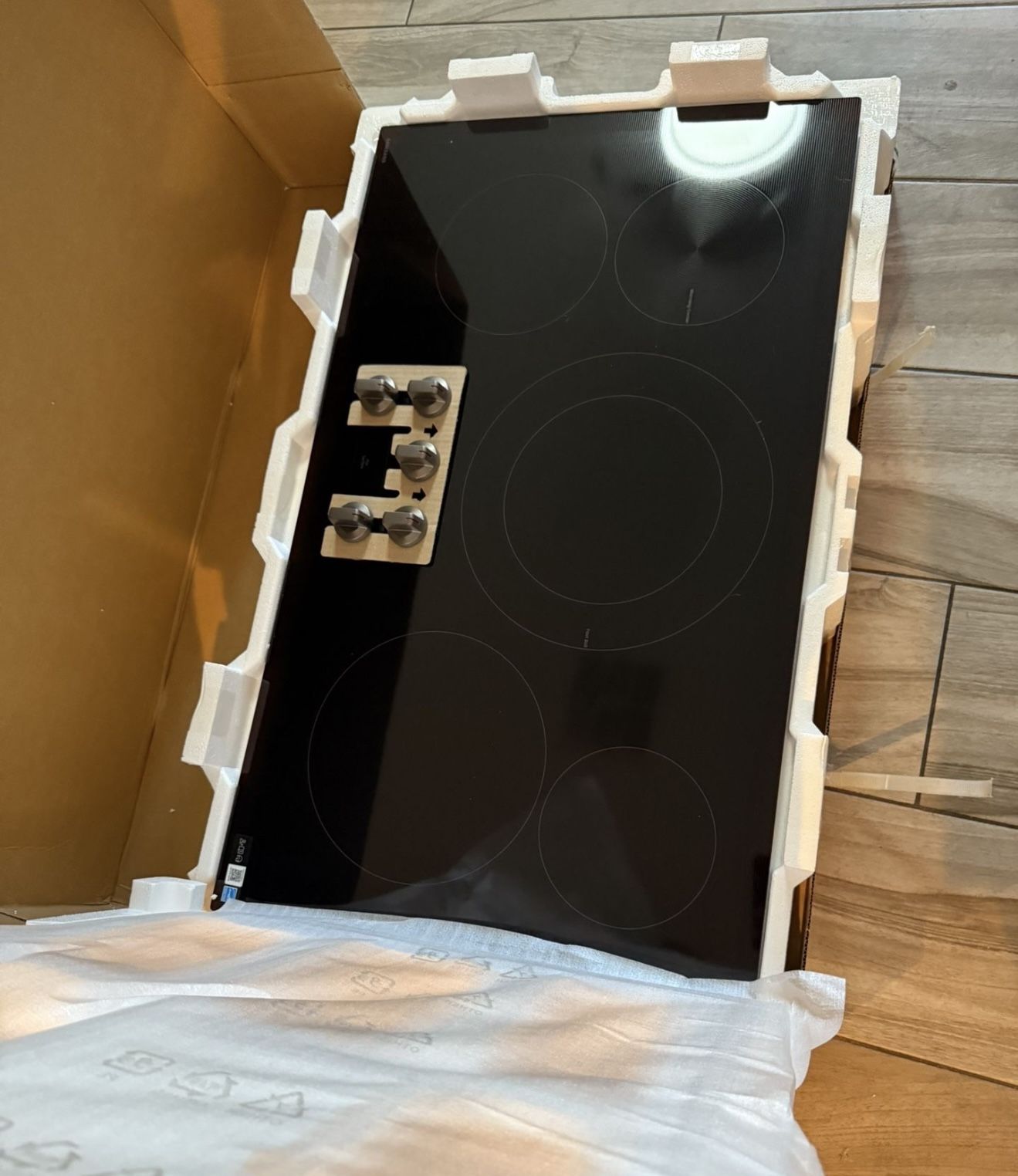 36 Inch Samsung Cooktop NEW