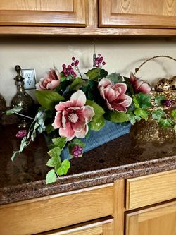 Artificial flowers decor 24”x 13”