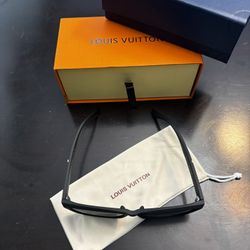 L.V Sunglasses 🕶️ 