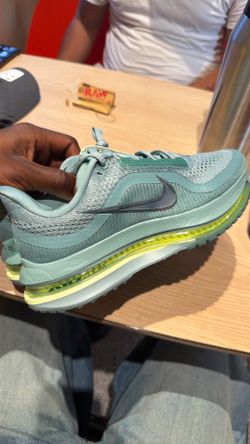 Nike pegasus premium size 5.5