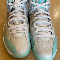 New Jordan’s Women’s Size 7