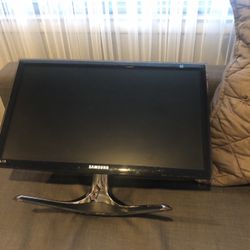 Samsung Monitor 24” /60 Hz