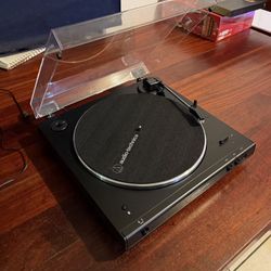 Audio-Technica AT-LP60XBT Automatic Bluetooth Turntable