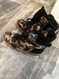 Womans convo shoes