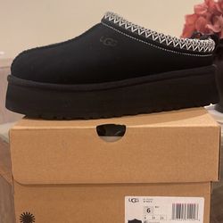 Women’s Size 6 UGG Tasman Platform Black